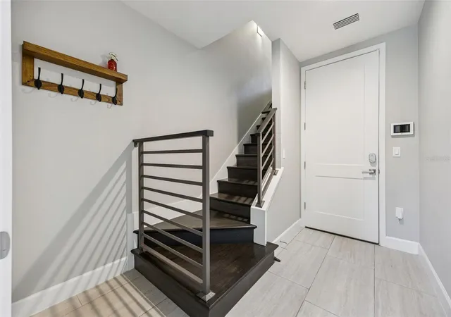 Photo 4 of Townhouse for sale at 484 W Plant St, Winter Garden, FL 34787 | MLS# O6428419 | Listing updated on 2026-08-01