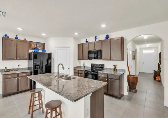 2nd image of 9527 Sunstone Blvd, Thonotosassa, FL 33592 | MLS# A4701162