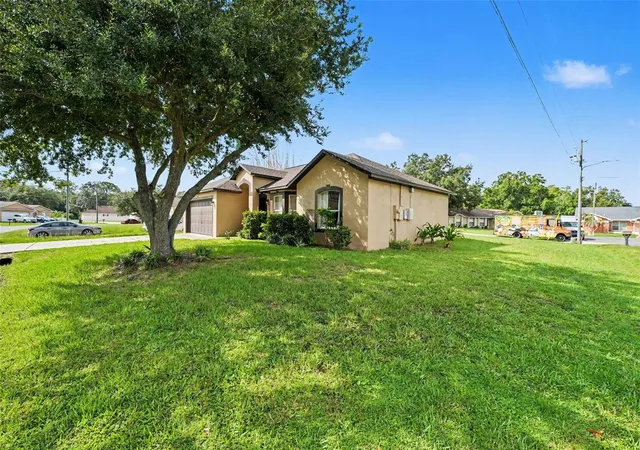 Photo 3 of Single family home for sale at 807 Del Prado Dr, Kissimmee, FL 34758 | MLS# O6428439 | Listing updated on 2026-09-07