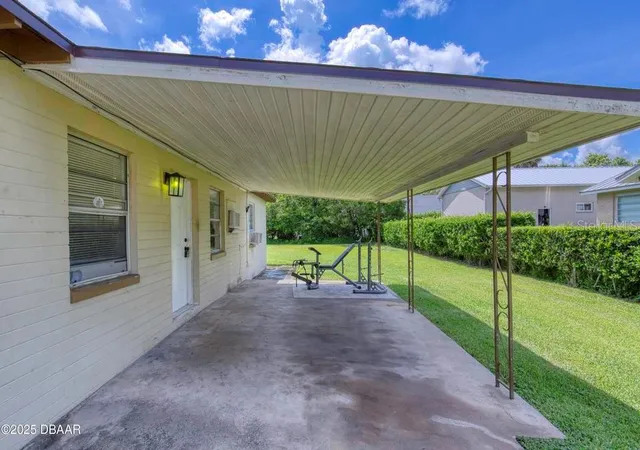 2nd image of 815 8th St, Daytona Beach, FL 32117 | MLS# FC320234