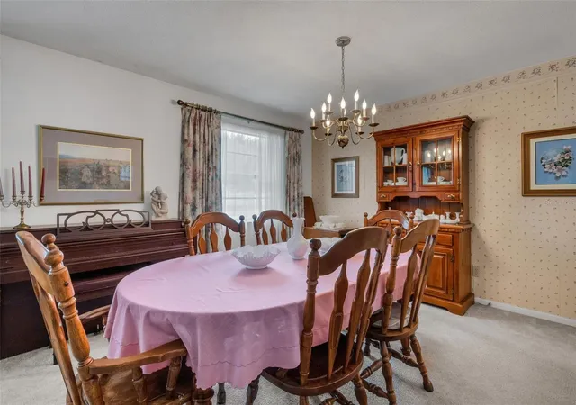 Photo 4 of Sale Pending at 402 Aberdeen Ct N, Lakeland, FL 33813 | MLS# L4963827 | Listing updated on 2026-10-09