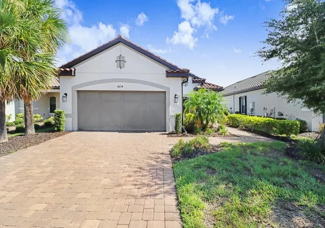 Photo 3 of Single family home for sale at 4634 Crestpoint Way, Palmetto, FL 34221 | MLS# A4701167 | Listing updated on 2026-09-24