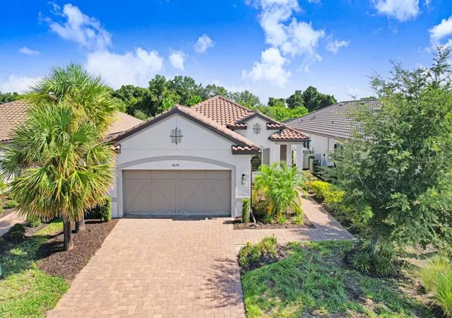 Photo 3 of Single family home for sale at 4634 Crestpoint Way, Palmetto, FL 34221 | MLS# A4701167 | Listing updated on 2026-09-24