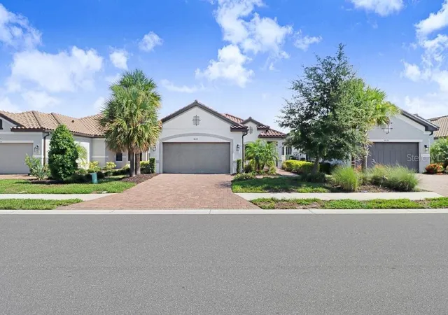 Photo 4 of Single family home for sale at 4634 Crestpoint Way, Palmetto, FL 34221 | MLS# A4701167 | Listing updated on 2026-09-24