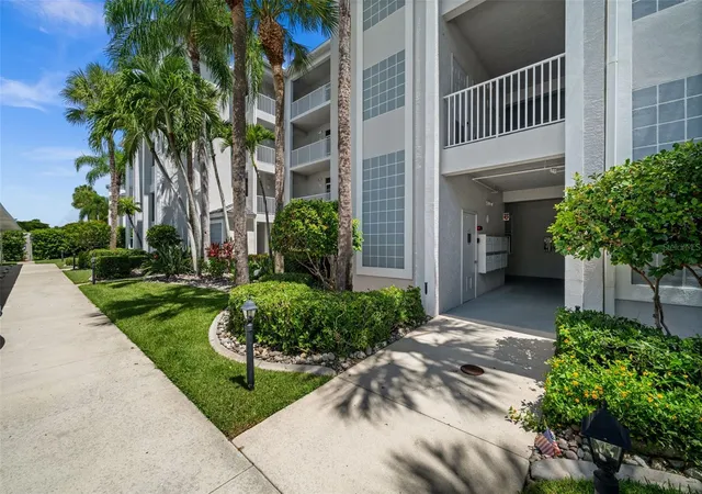 Photo 3 of Sale Pending at 10460 Washingtonia Palm Way #1342, Fort Myers, FL 33966 | MLS# A4701170 | Listing updated on 2026-08-10