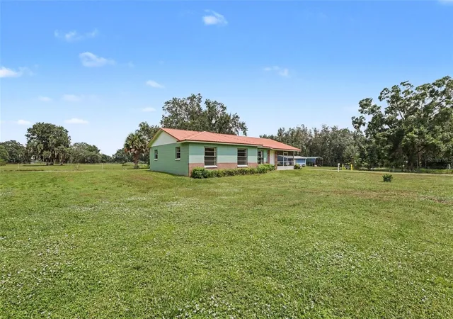 3rd image of 3149 Sydney Dover Rd, Dover, FL 33527 | MLS# TB8533122