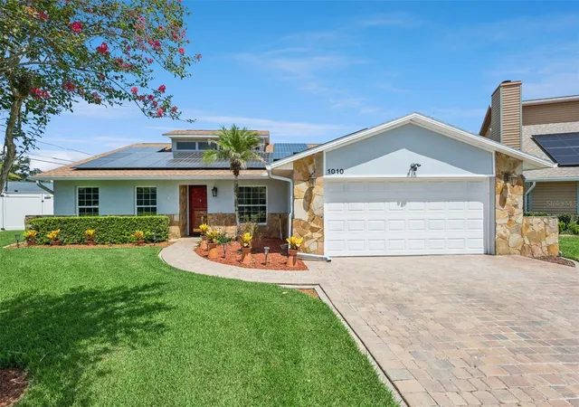 Photo 1 of Single family home for sale at 1010 Paladin Ct, Orlando, FL 32812 | MLS# O6428464 | Listing updated on 2026-09-14