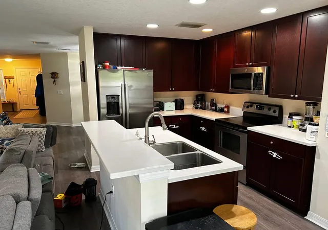 Photo 4 of Townhouse for sale at 5085 Kingscrest Ln, Oviedo, FL 32765 | MLS# O6428469 | Listing updated on 2026-09-16