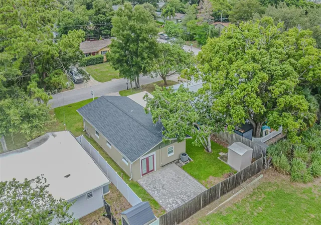 Photo 3 of Single family home for sale at 925 Cedarwood Ave, Dunedin, FL 34698 | MLS# TB8533135 | Listing updated on 2026-08-30