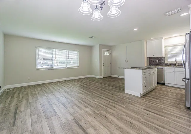 Photo 4 of Single family home for sale at 925 Cedarwood Ave, Dunedin, FL 34698 | MLS# TB8533135 | Listing updated on 2026-08-30