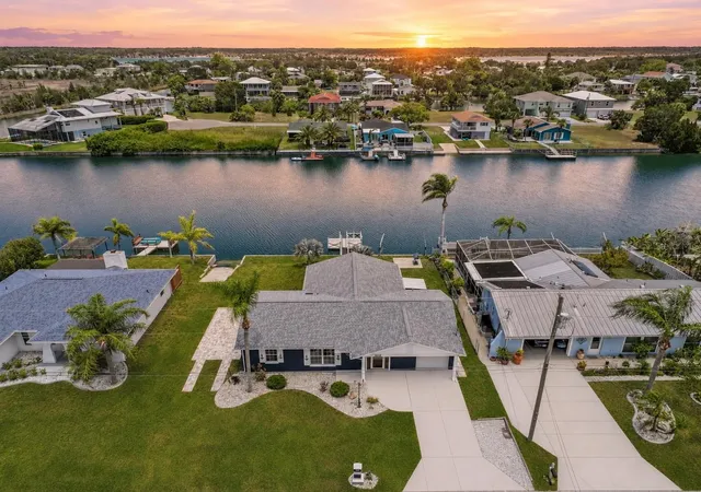 4th image of 3388 Oleander Dr, Hernando Beach, FL 34607 | MLS# W7888020