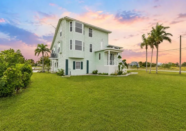 2nd image of 3302 Turks Cap Dr, Hernando Beach, FL 34607 | MLS# W7888021