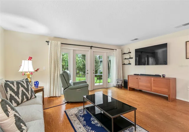 4th image of 283 W Lake Faith Dr, MAITLAND, FL 32751