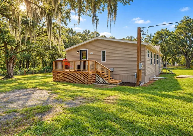 Photo 3 of Manufactured home for sale at 3935 Ewell Rd, Lakeland, FL 33811 | MLS# TB8533183 | Listing updated on 2026-09-21