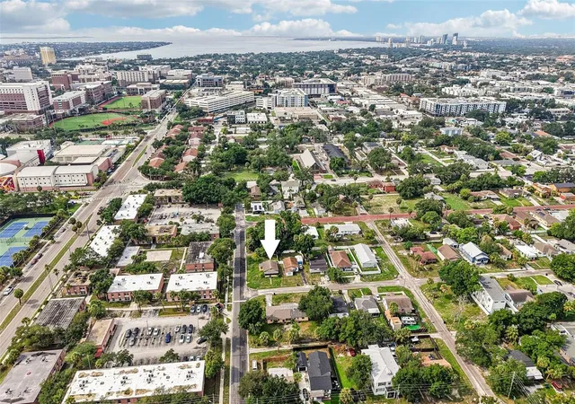 Photo 4 of Single family home for sale at 1002 W Nassau St, Tampa, FL 33607 | MLS# TB8533198 | Listing updated on 2026-08-27