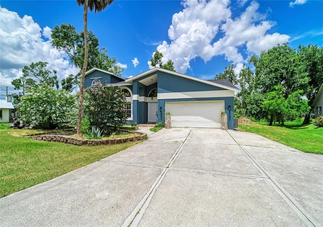 2nd image of 6519 28th Ave E, Bradenton, FL 34208 | MLS# A4701207