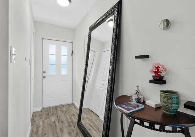 4th image of 2155 Wood St, Sarasota, FL 34237