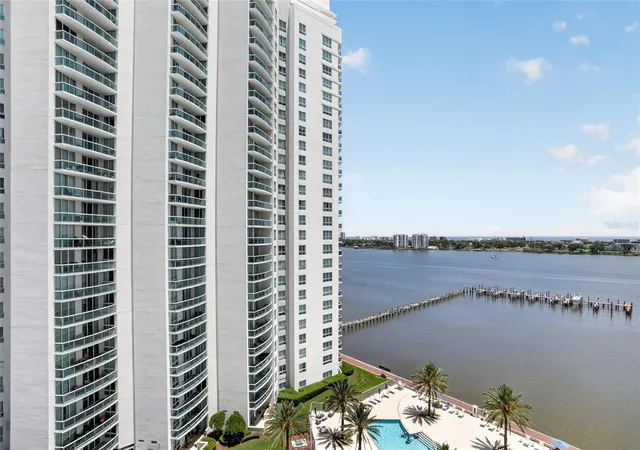 2nd image of 231 Riverside Dr, Daytona Beach, FL 32117