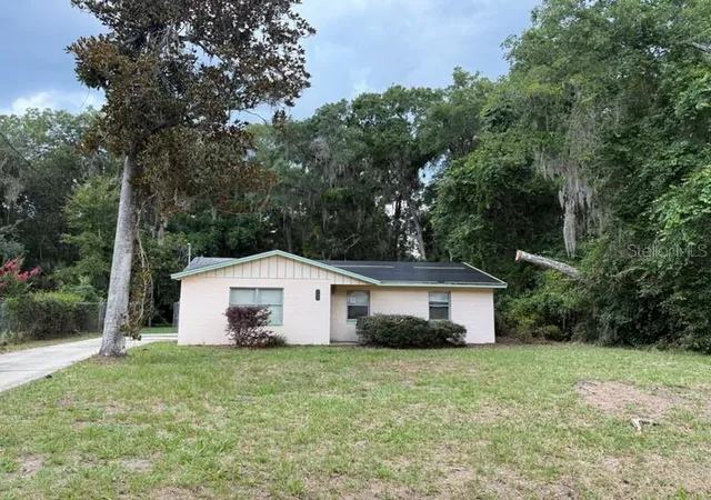 Photo 1 of Single family home for sale at 107 Woodlawn Rd, Satsuma, FL 32189 | MLS# O6428566 | Listing updated on 2026-07-30