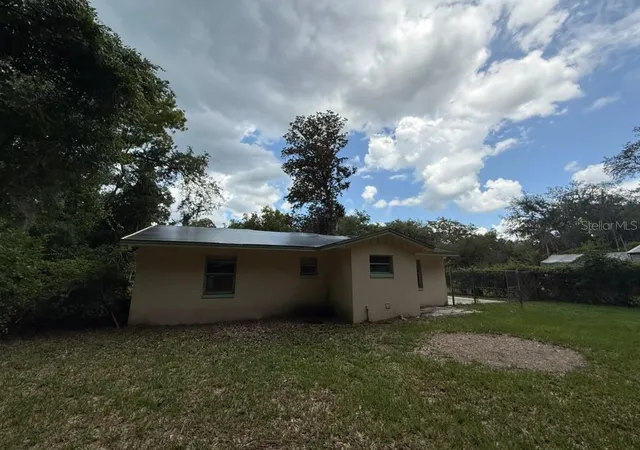 Photo 13 of Single family home for sale at 107 Woodlawn Rd, Satsuma, FL 32189 | MLS# O6428566 | Listing updated on 2026-07-30