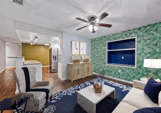Photo 4 of Single family home for sale at 4717 W Prescott St, Tampa, FL 33616 | MLS# TB8533217 | Listing updated on 2026-10-07