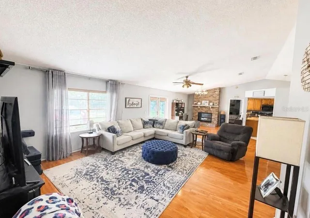 Photo 4 of Single family home for sale at 561 Astoria Dr, Deland, FL 32724 | MLS# V4950430 | Listing updated on 2026-09-28