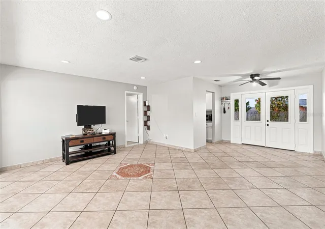 Photo 4 of Single family home for sale at 18186 Iris Rd, Fort Myers, FL 33967 | MLS# D6148218 | Listing updated on 2026-09-04