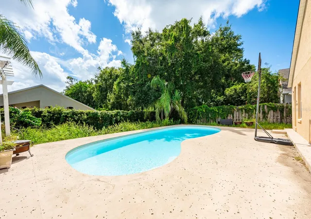 Photo 1 of Single family home for sale at 2551 Walnut Hts Rd, Apopka, FL 32703 | MLS# O6428580 | Listing updated on 2026-09-30
