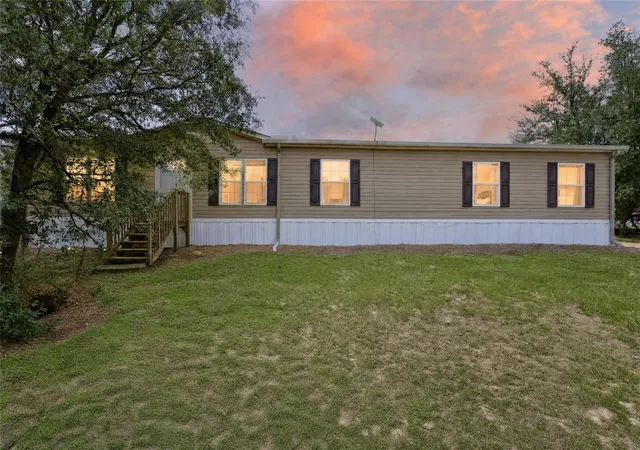 Photo 1 of Manufactured home for sale at 4830 Ne 121 Avenue, Williston, FL 32696 | MLS# OM729278 | Listing updated on 2026-09-01
