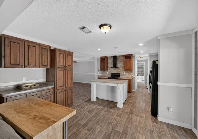 Photo 3 of Manufactured home for sale at 4830 NE 121 Avenue, Williston, FL 32696 | MLS# OM729278 | Listing updated on 2026-09-01