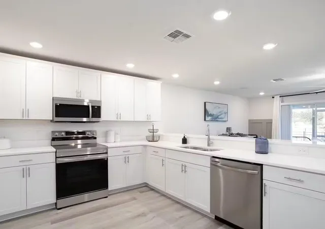 Photo 4 of Townhouse for sale at 394 Chesapeake Dr, Saint Cloud, FL 34771 | MLS# L4963842 | Listing updated on 2026-07-28