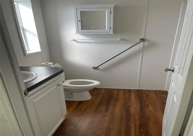 Photo 4 of Manufactured home for sale at 3301 Doreen Dr, Ellenton, FL 34222 | MLS# A4701220 | Listing updated on 2026-08-10