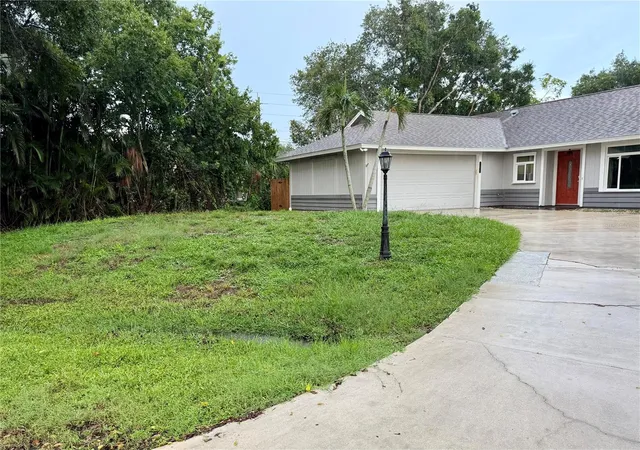 Photo 3 of Single family home for sale at 5274 Cedar Hammock Ct, Sarasota, FL 34232 | MLS# O6428594 | Listing updated on 2026-09-11