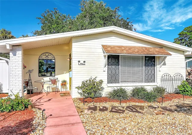 Photo 5 of Sale Pending at 906 Fernald St, Edgewater, FL 32132 | MLS# NS1088848 | Listing updated on 2026-08-06