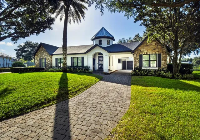 Photo 2 of Single family home for sale at 9904 Brentford Ct, Windermere, FL 34786 | MLS# O6428604 | Listing updated on 2026-09-08