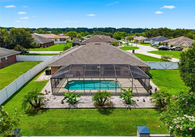 3rd image of 1676 Doves View Cir, Auburndale, FL 33823 | MLS# L4963851