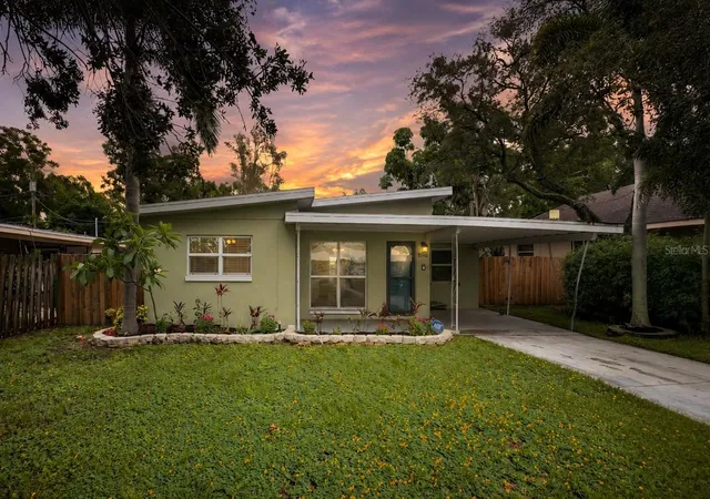 Photo 1 of Single family home for sale at 2125 N Hercules Ave, Clearwater, FL 33763 | MLS# TB8533259 | Listing updated on 2026-09-08