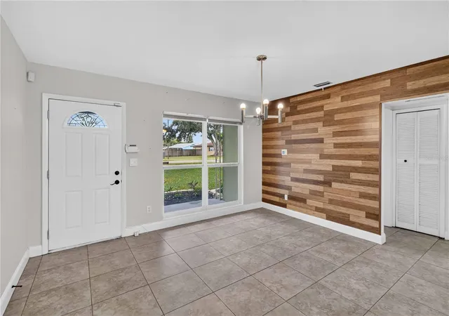 Photo 3 of Single family home for sale at 2125 N Hercules Ave, Clearwater, FL 33763 | MLS# TB8533259 | Listing updated on 2026-09-08