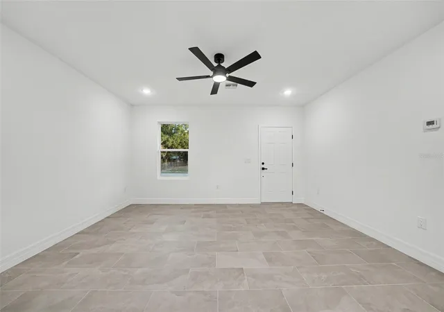 Photo 3 of Single family home for sale at 2922 W Perry Rd, Avon Park, FL 33825 | MLS# TB8533263 | Listing updated on 2026-09-26