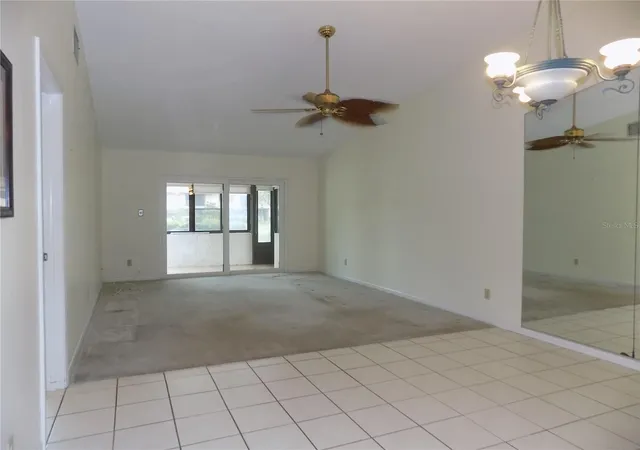 3rd image of 9663 86th Ave, SEMINOLE, FL 33777