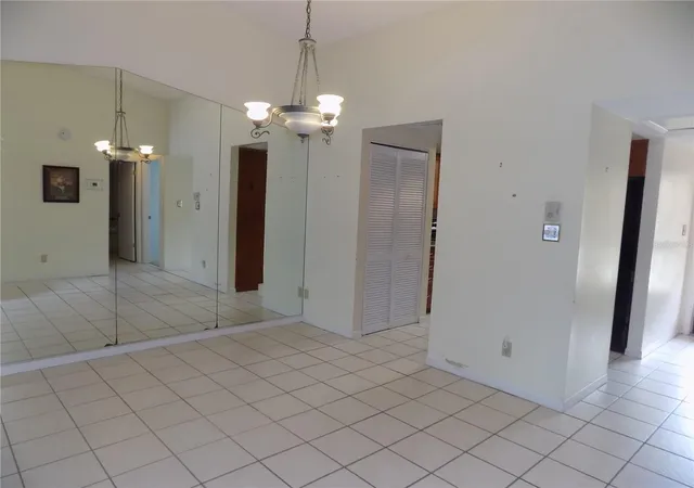 4th image of 9663 86th Ave, SEMINOLE, FL 33777