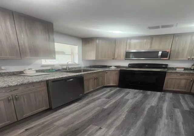 Photo 3 of Single family home for sale at 2545 Stratford Dr, Cocoa, FL 32926 | MLS# S5154506 | Listing updated on 2026-08-11