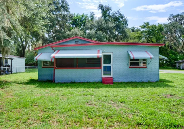 1st image of 813 Nw 5th Street, Webster, FL 33597 | MLS# G5115614