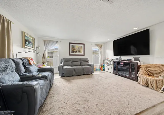 Photo 4 of Single family home for sale at 394 Barberry Ln, Altamonte Springs, FL 32714 | MLS# TB8533274 | Listing updated on 2026-09-26