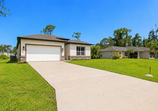 4th image of 8211 Elkenberry Ave, North Port, FL 34291 | MLS# A4701232