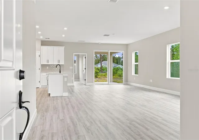5th image of 8211 Elkenberry Ave, North Port, FL 34291 | MLS# A4701232