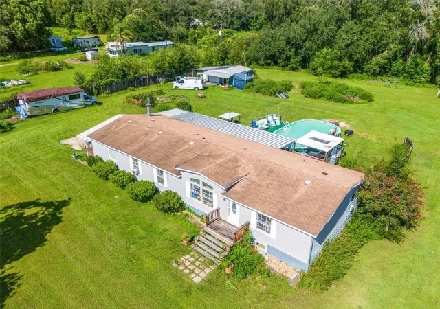 2nd image of 8512 Hamster Dr, Zephyrhills, FL 33540 | MLS# W7888028