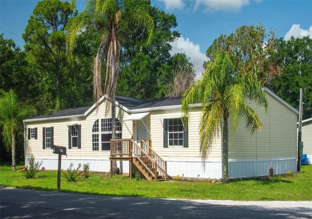3rd image of 219 Ballard Rd, Avon Park, FL 33825 | MLS# OM729292