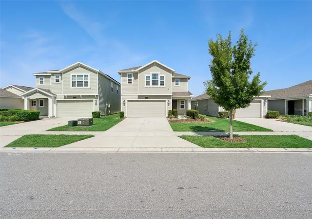Photo 2 of Single family home for sale at 4330 Sunny Crk Pl, Kissimmee, FL 34746 | MLS# O6428636 | Listing updated on 2026-10-23