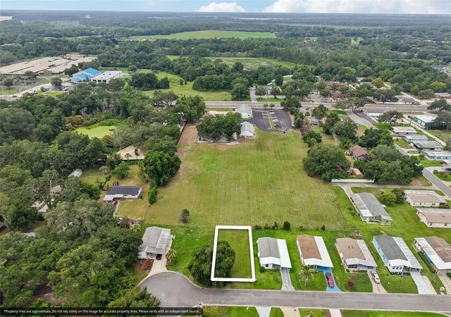 2nd image of 2341 W Coach N Four Dr, Leesburg, FL 34748 | MLS# O6428638